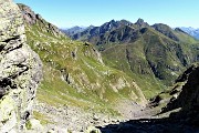 23 Vista dalla Bocchetta di Valpianerlla (2210 m) verso la Val Salmurano appena salita